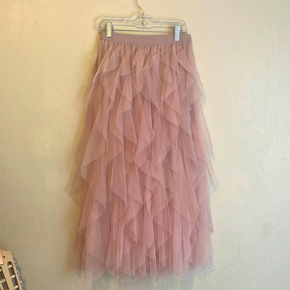 princess like skirt that goes mid calf length (?)